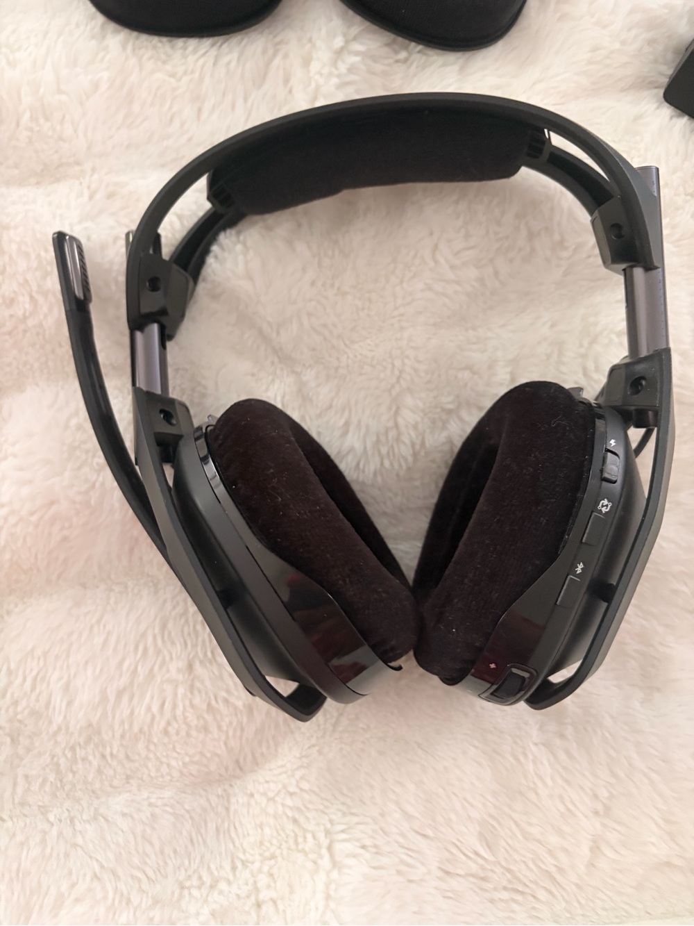 Logitech G Astro A50 X Black Wireless Gaming Headset with Red Accents - Picture 5 of 8